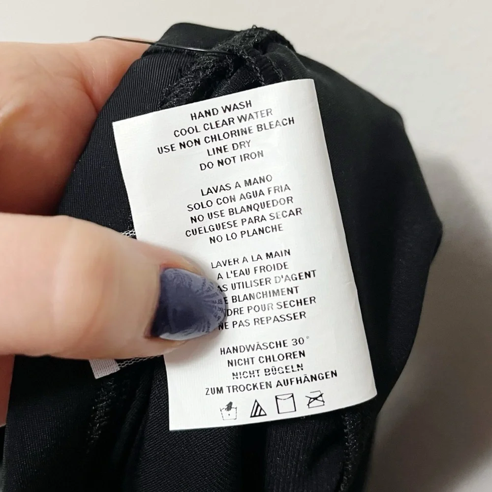 Miraclesuit NWT Skirted Swim Bottom Black Size US 16 Slimming Beach Travel - Picture 7 of 7